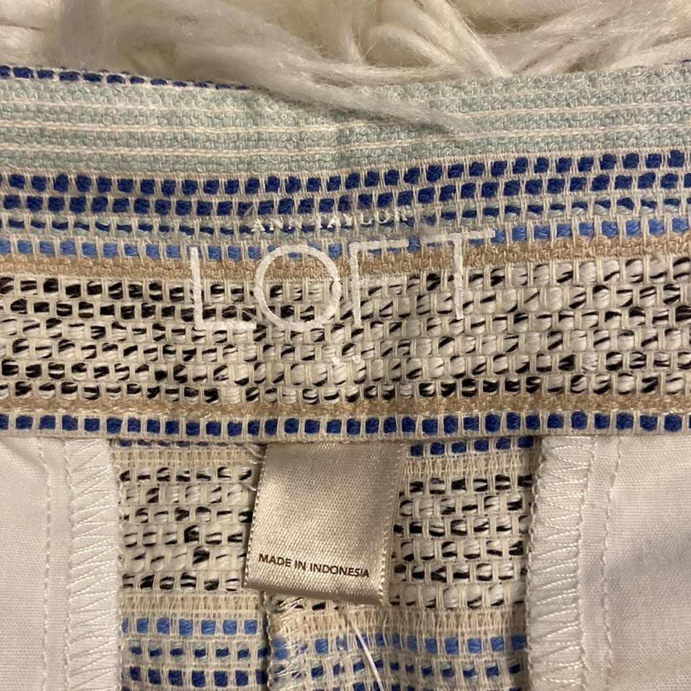 LOFT Original Shorts size 8 inseam 4” brand new with tag please see photos - Picture 5 of 12